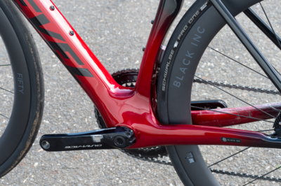 DEVEL A01 53サイズ DEVEL A01 53サイズ 高い完成度を持つ新興ブランドのエアロロード